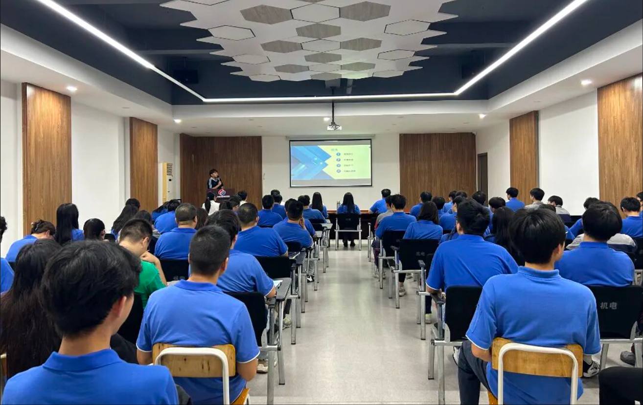 科技賦能?智領(lǐng)職場 —— 我司開展DeepSeek智能辦公技能專項(xiàng)培訓(xùn)